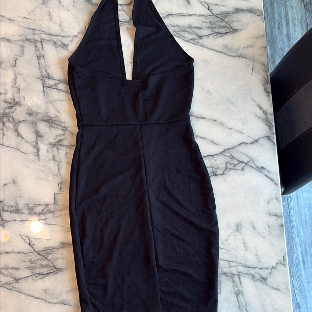 PrettyLittleThing Black Plunge Cocktail Dress - Picture 4 of 4